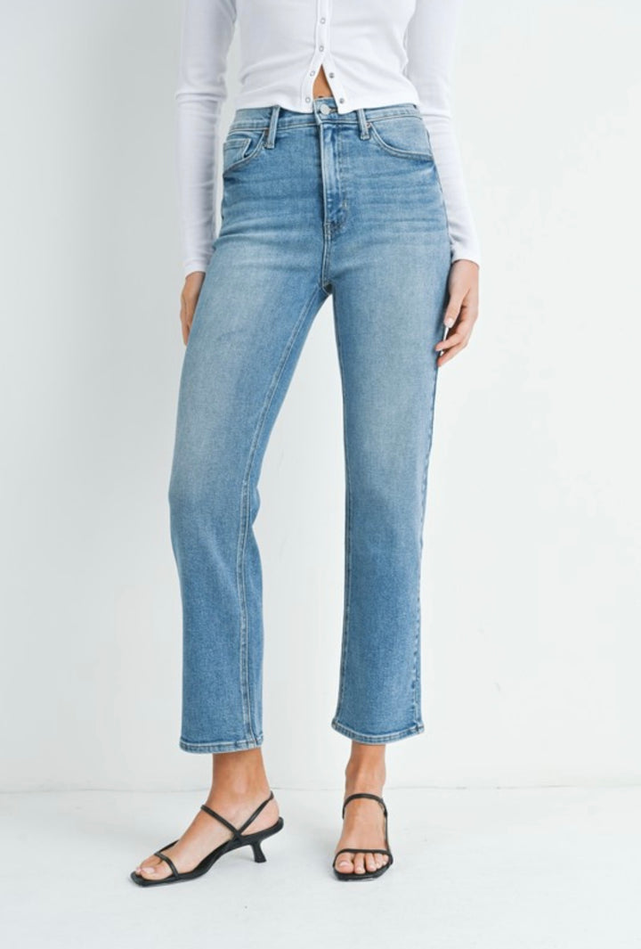 Classic Straight Jean - Light Denim